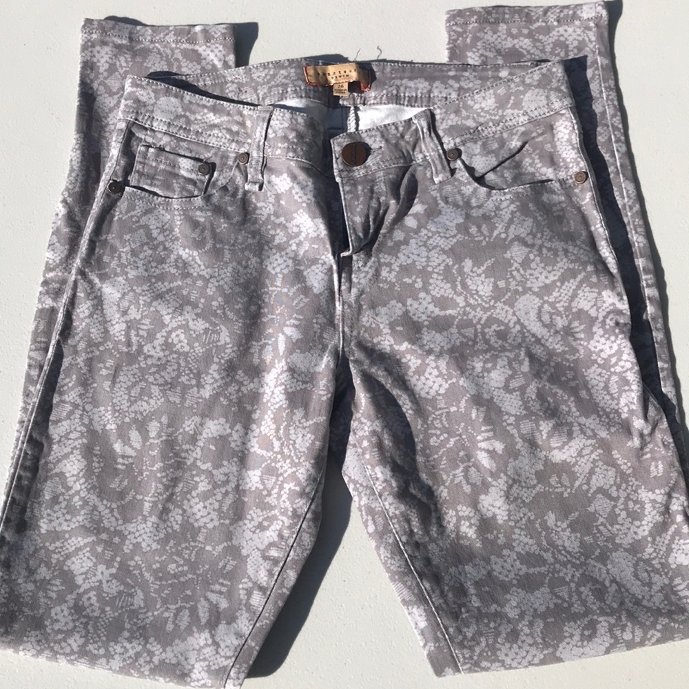 EUC SANCTUARY SKINNY JEANS